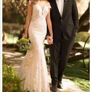 Essence of Australia Wedding Gown Brand New!